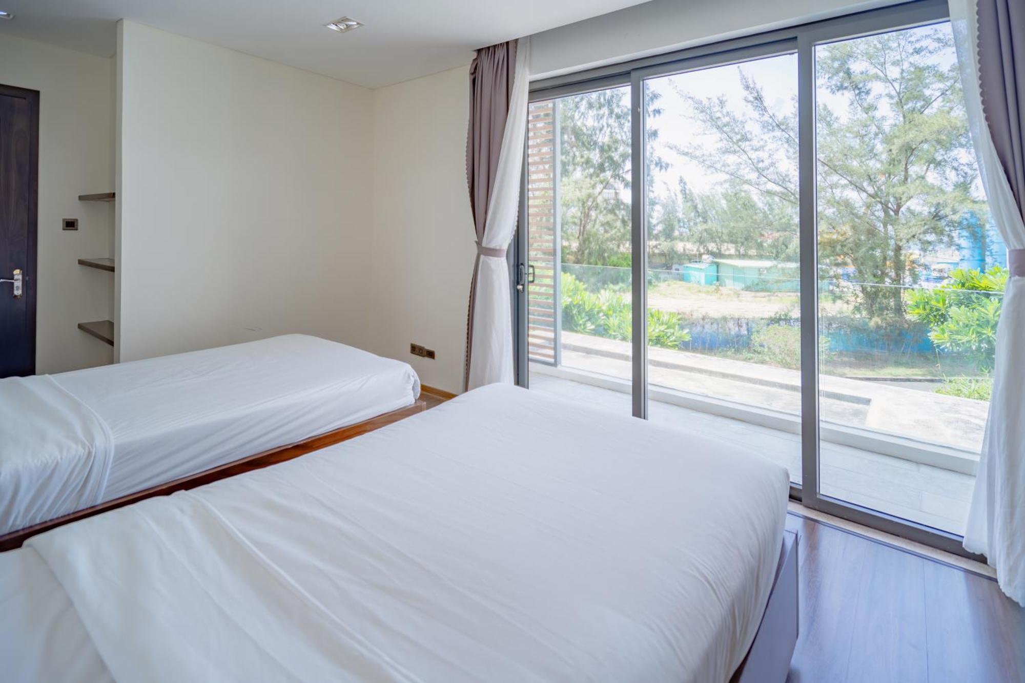 Clean & Quiet Villa - The Point Resort Дананг Экстерьер фото
